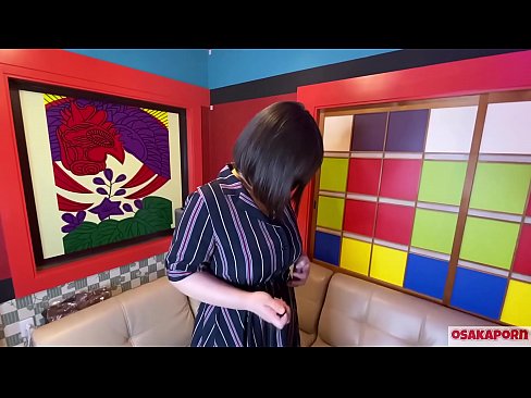 ❤️ Cutie Japanese pẹlu awọn omu nla ṣe baraenisere pẹlu awọn nkan isere ibalopọ ati pe o ni orgasm kan. O sọrọ ninu ifọrọwanilẹnuwo kan nipa iriri onibaje rẹ. Awọn ori omu nla ati obo ti o ni irun ti n kerora. Osaka onihoho ❤️❌ si wa ❤